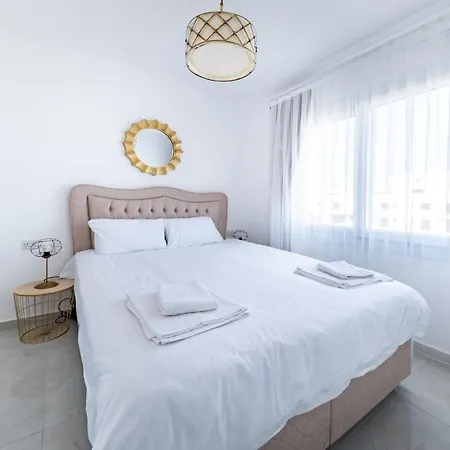 Deluxe Two Bedroom Penthouse With Spa Tub Agios Theodoros (Northern Cyprus)
