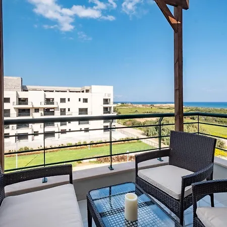 Apartment Deluxe Two Bedroom Penthouse With Spa Tub *
