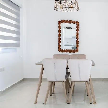 Deluxe Two Bedroom Penthouse With Spa Tub
